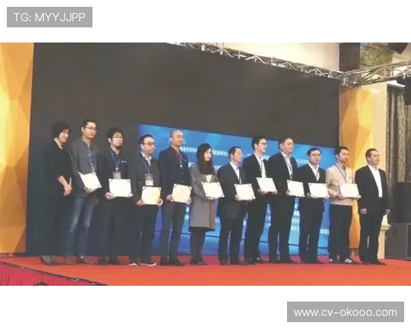 慢投垒球在甬城热度攀升,协会秘书长指其兼具趣味性与竞技性 慢投垒球在甬城热度攀升,协会秘书长指其兼具趣味性与竞技性