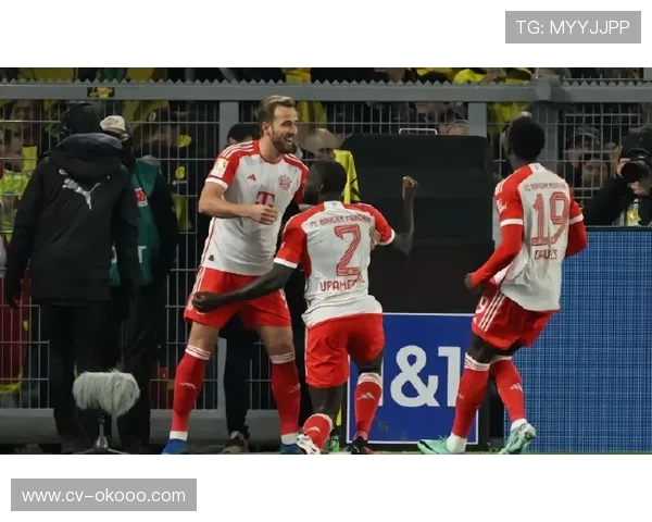 “凯恩半场结束前闪电扳平,拜仁士气重振” “凯恩半场结束前闪电扳平,拜仁士气重振”