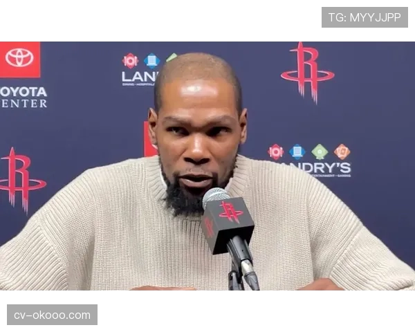 杜兰特陷入最坏局面：练球伤及右膝，至少再等一场才能迎转队后季后赛首秀